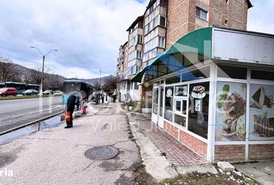 Spațiu comercial, de 20 mp, în Petros - 2