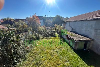 Casa cu 2 apartamente si teren generos-zona centrala, potential excelent! - 9