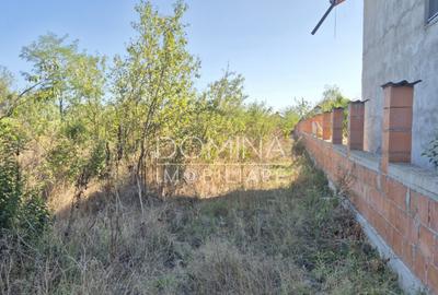 Teren generos ?i casa - str. Petre?ti - cartier Primaver - 4