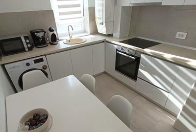 Apartament cu 2 camere decomandat în Tractorul - 4
