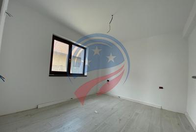 Casă cu 5 camere cu Teren 250 Mp în Central