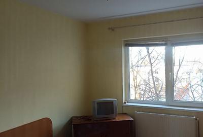 Apartament cu 3 camere decomandat în Viziru 3 - 5