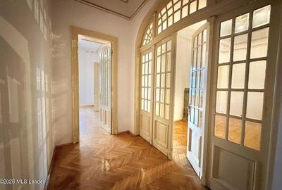 B-dul Carol Nr. 59, 219 mpu, 8 Camere, Etaj 1 din 3, Balcoane 11 mp! - 2