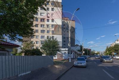 Apartament cu 3 camere decomandat în Mioriței - 13