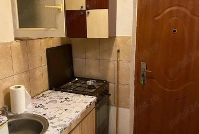 Garsonieră decomandată în CET - 3