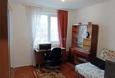 Apartament cu 3 camere semidecomandat în Central - 3