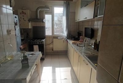 Apartament cu 3 camere decomandat în Valea Ialomiței - 3