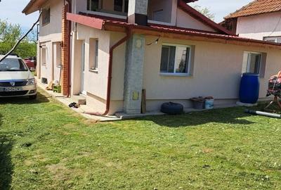 Casă cu 4 camere în Mihăești - 2