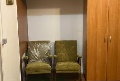 Nord ,se vinde la parter ap.3 camere,balcon,boxa ,decomandat,pret 77000 euro - 2