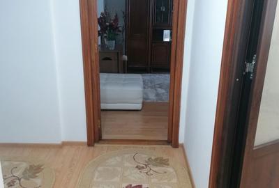 Apartament cu 3 camere decomandat în Central - 1