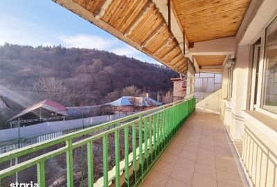 Casă cu 5 camere cu Teren 3581 Mp în Central - 13
