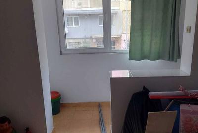 Apartament cu 3 camere semidecomandat în Rovinari - 5