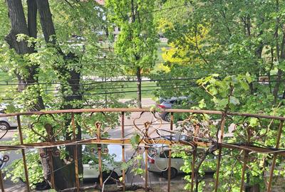 Apartament cu 3 camere semidecomandat în Central - 2