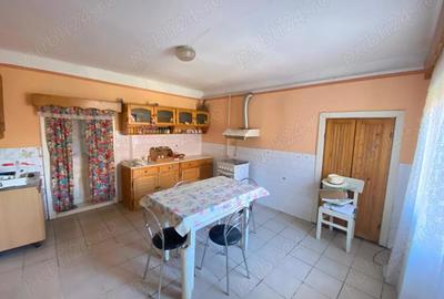 Casă cu 4 camere în Central - 4