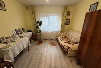 Apartament cu 4 camere decomandat în Micro 20 - 4