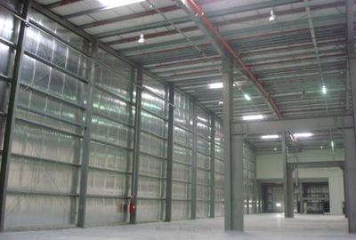 Spațiu industrial, de 1,500 mp, în Central - 2