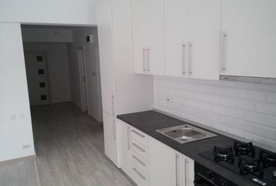 Apartament cu 3 camere decomandat în Tineretului - 2