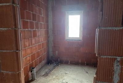 Casă individuală cu 4 camere cu Teren 600 Mp în Păulești - 10