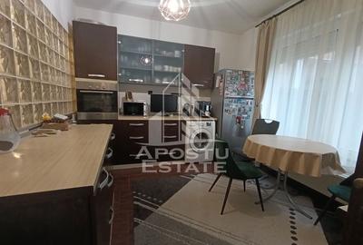 Casa individuala P+1, curte proprie + spatii comerciale, Dambovita. - 11