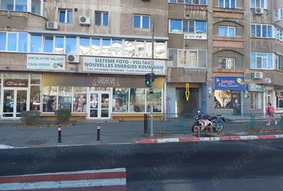 Spațiu comercial, de 35 mp, în Republicii - 3