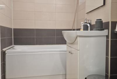 Apartament cu 3 camere semidecomandat, mobilat în Tomis Nord - 9