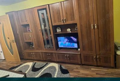 Inchiriez apartament doua camere etaj 1 micro 3 - 1