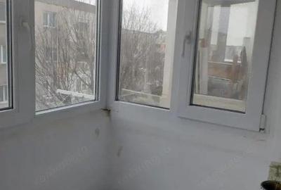 Garsonieră decomandată, mobilată în Central - 9