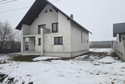 Casă cu 4 camere în Central - 8