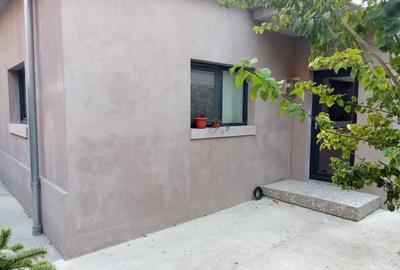 Casă cu 4 camere cu Teren 1000 Mp în Central