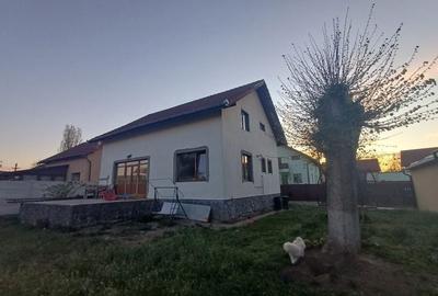 Casă cu 4 camere în Hălchiu - 3