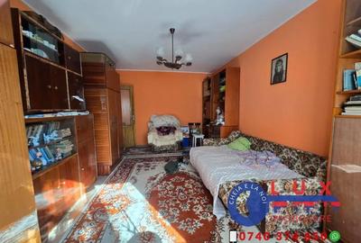 Apartament cu 3 camere decomandat în Pelican - 2