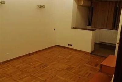 Apartament 3 camere zona Lipovei