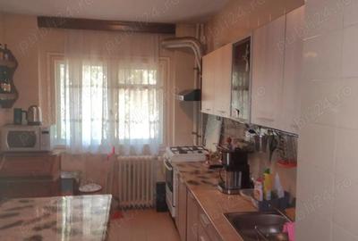 Inchiriez apartament 3 camere in Drumul Taberei - la 5 min. de metrou - 4