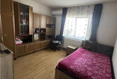 Apartament cu 2 camere decomandat în Valenta - 7