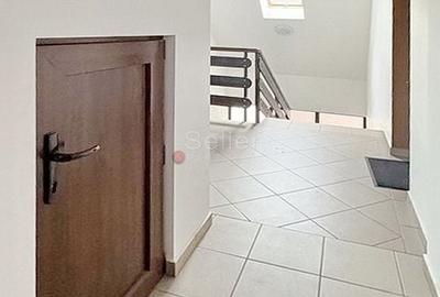 Apartament cu 2 camere decomandat, mobilat în Tractorul - 4