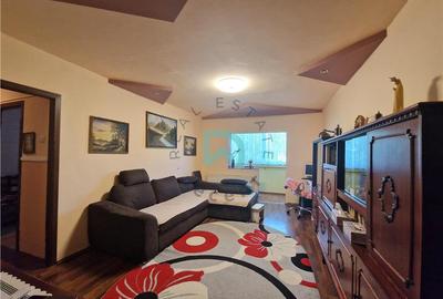 Apartament cu 4 camere semidecomandat în Tractorul - 2
