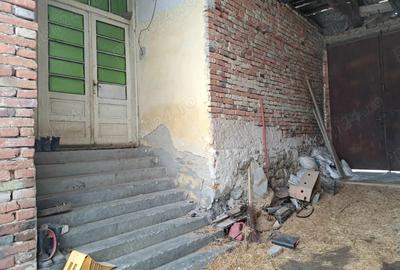 Vand casa in Comuna Domasnea - 2