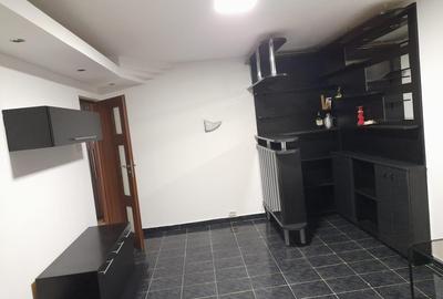 Piata Veteranilor Proprietar inchiriez apartament 3 camere - 14