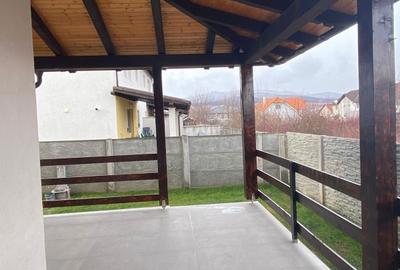 Casă cu 4 camere în Central - 2