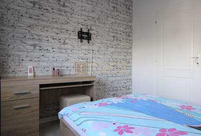 3 camere, clima, bloc anvelopat, Str. Cosminului - Girocului. - 12