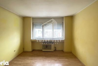 Apartament cu 3 camere decomandat în Micro 16 - 18