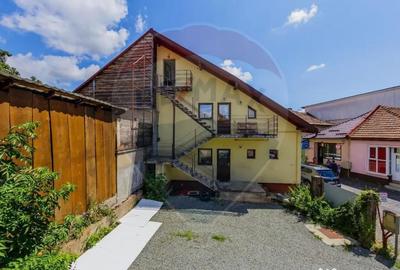 Spațiu comercial, de 40 mp, în Central - 4