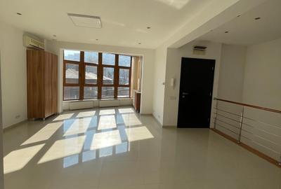 Birou, de 150 mp, în P-ța Victoriei - 1