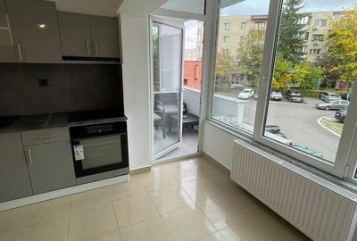 Apartament cu 4 camere decomandat, mobilat în Centrul Civic - 2