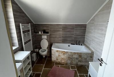 Casă cu 4 camere cu Canalizare în Central - 37