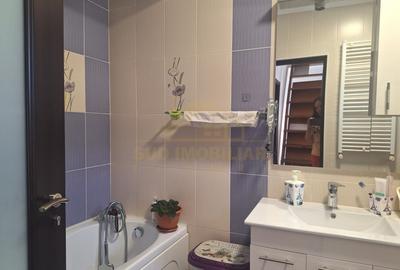 Casă cu 4 camere cu Canalizare în Central - 24