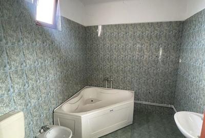 Casă cu 4 camere în Central - 3