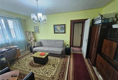 Apartament cu 2 camere semidecomandat în Micro I - 14