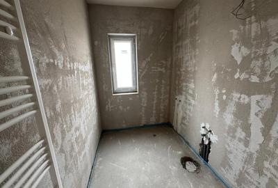 Oportunitate! Penthouse cu 4 camere+ terasa, in vila, Floresti - 7
