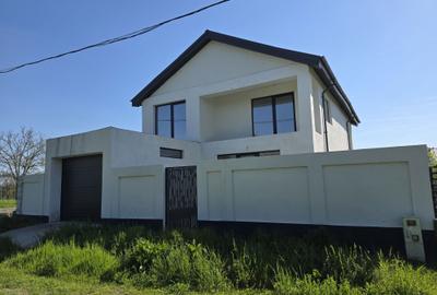 Casă cu 4 camere în Spătaru - 3
